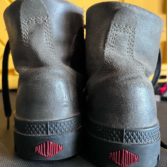 Grey and black Palladium boots men’s size 9 - Picture 3 of 4